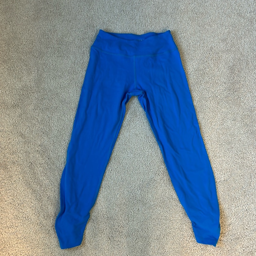 Beyond Yoga cropped length blue leggings